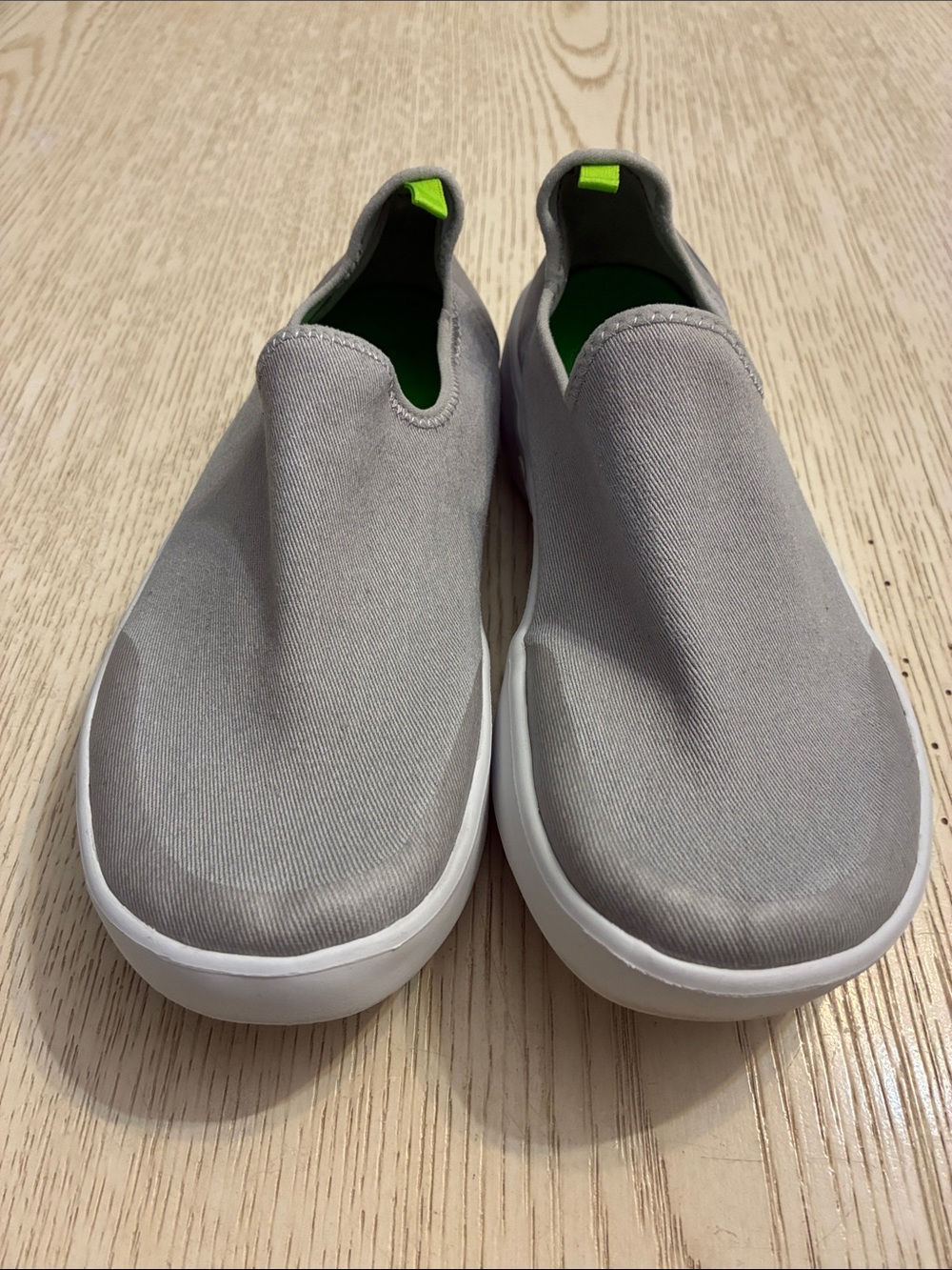 Women’s OOFOS OOmg eeZee Low Slip-On Sneaker Shoes (Grey) - Picture 2 of 13